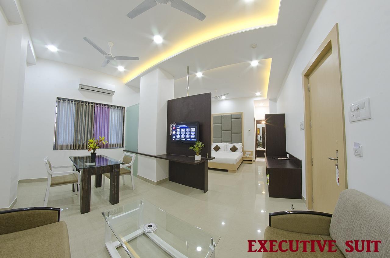 Jk Rooms 109 Hotel Mayur Nagpur Bagian luar foto